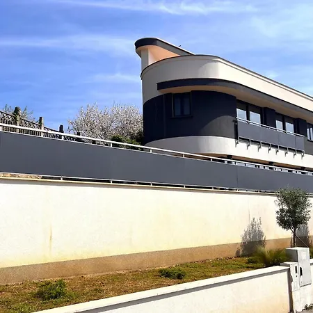 Pet Friendly In Vakantiehuis Opatija