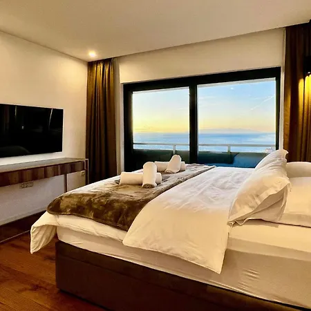 Stunning In With House Sea View *